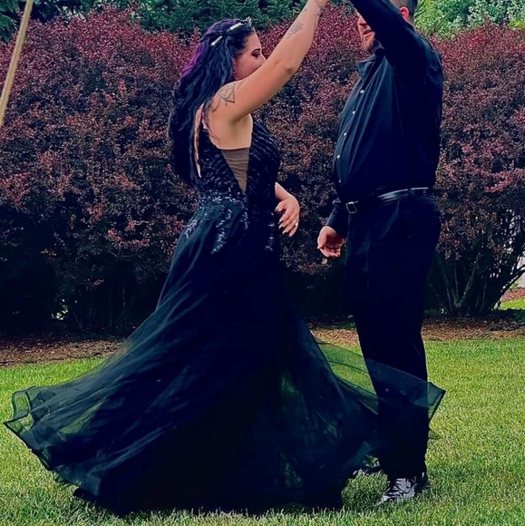 Sparrow Bridal Black Wedding Dress - Picture 6 of 7